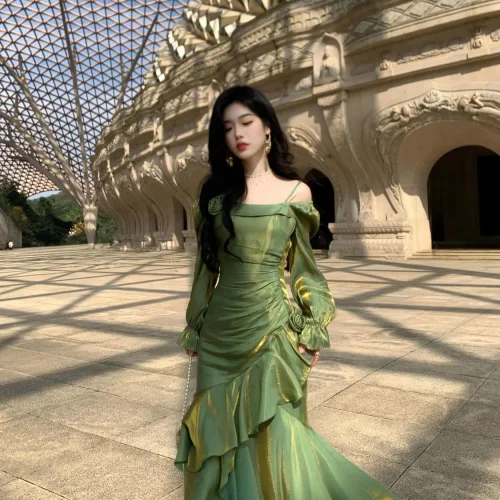 French One-shoulder Long-sleeved Versatile Solid Color Elegant Dress